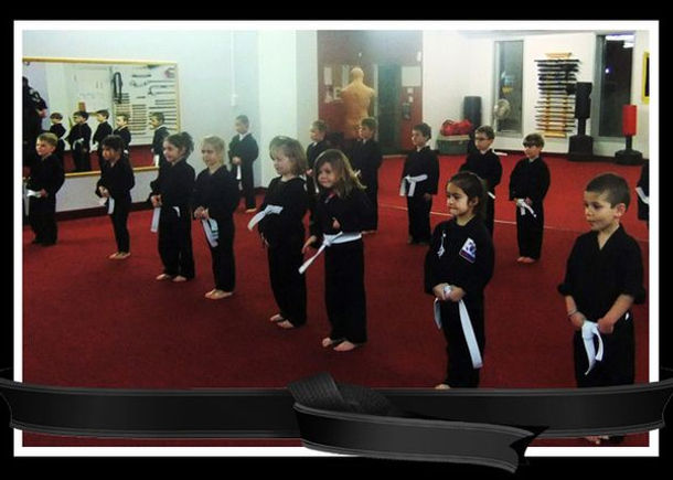 kids in martial arts class