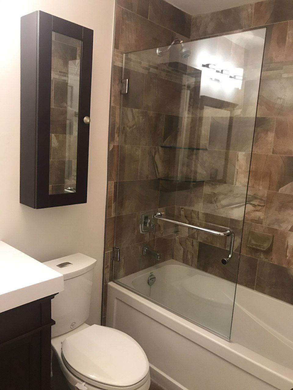 glass partition for bathtub