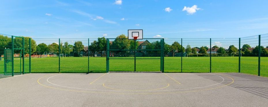 Multisport game court