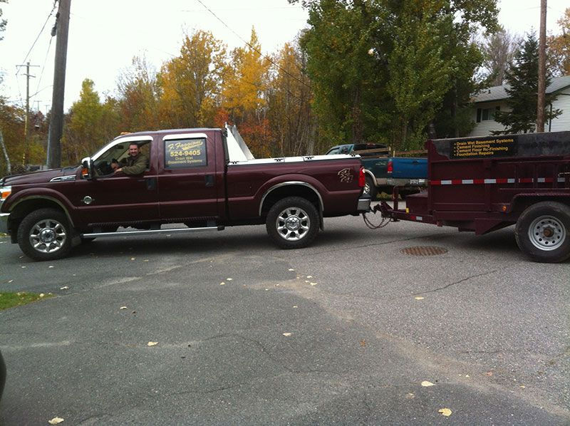 Truck with trailer hitch