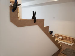 Travaux d'installation d'escaliers (2)