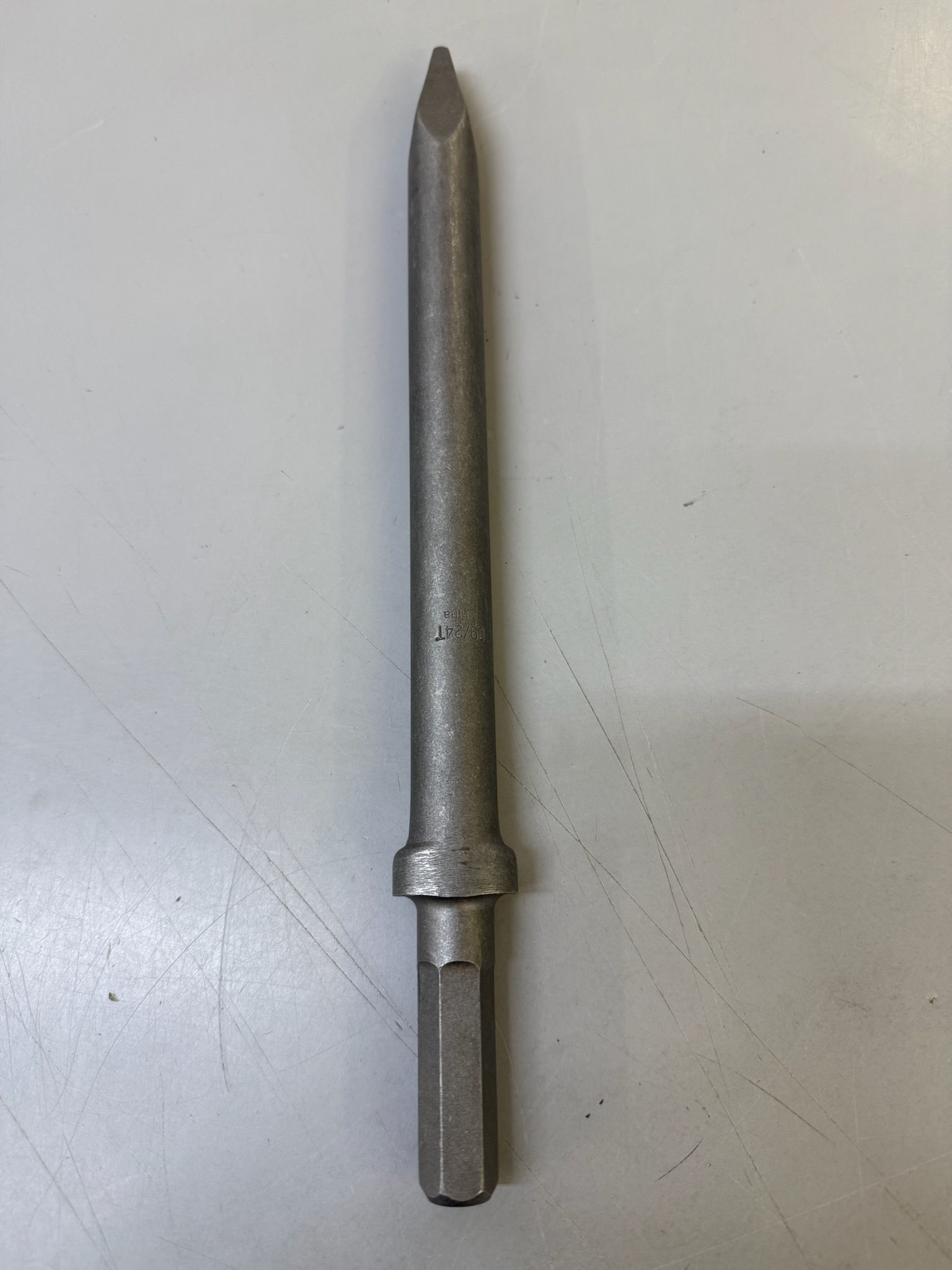 INGERSOLL RAND HH1-214M-24 MOIL POINT 24" .580" HEX SHANK OVAL COLLAR