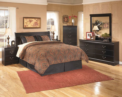 Thumbnail: Huey Vineyard Dresser and Mirror By Ashely Signature