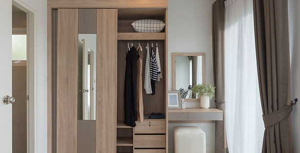 Skyview window coverings phantom screens closets blinds cabinetry kitchens vanity wallpaper blind repair wire closets shelving storage awning automation drapery penticton okanagan kelowna