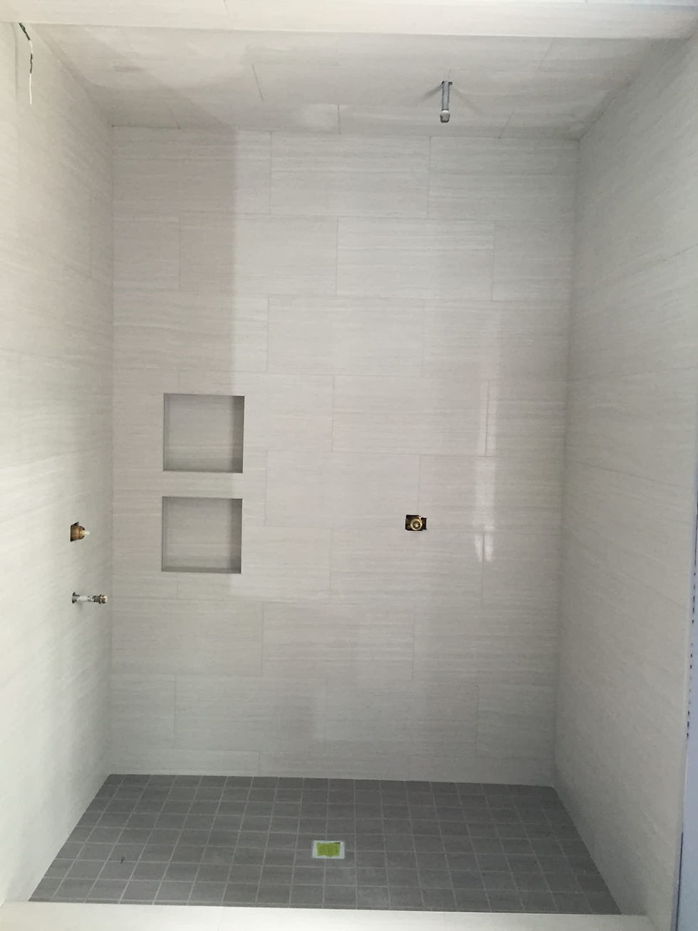 bathroom marble walls