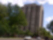 Un immeuble vue de loin