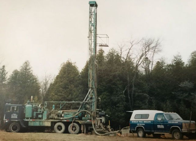 Well drilling rig