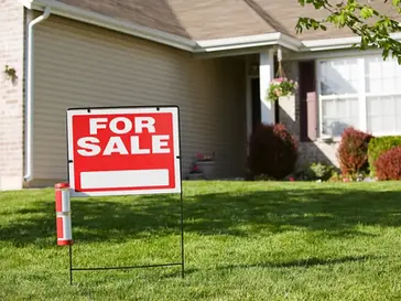 CAN YOU FORCE YOUR SPOUSE TO SELL HOUSE IN DIVORCE?
