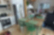 Vue sur la cuisine et le salon à l’intérieure d’une maison