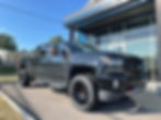 Une camionnette Chevrolet noir