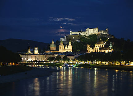 Salzburg bei Nacht.jpg