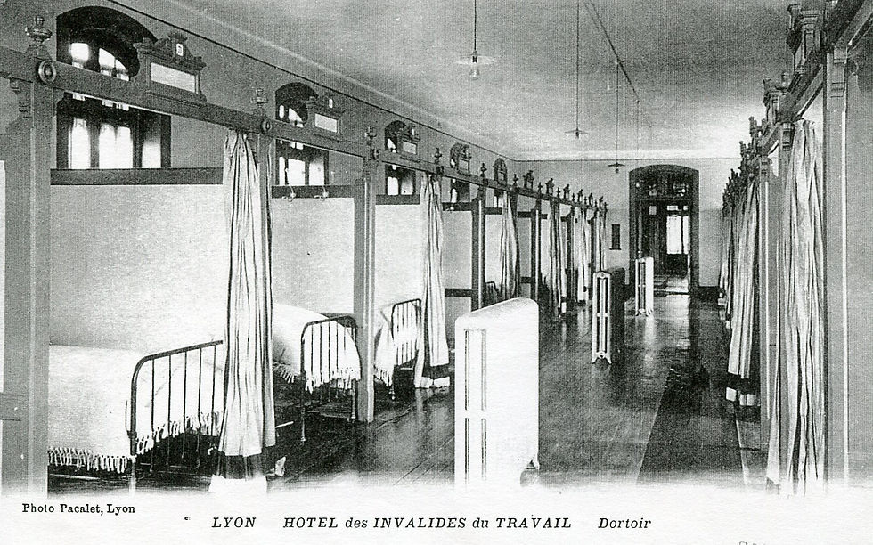 L'hôtel des Invalides du Travail - les lavabos