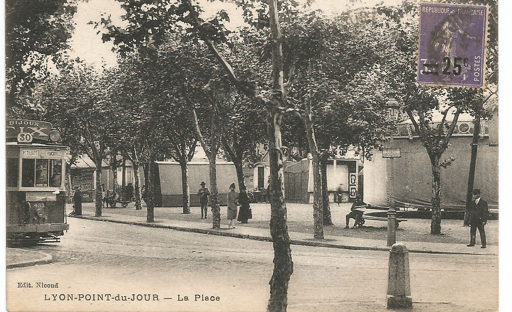 Jour de fête sur la place du Point-du-Jour
