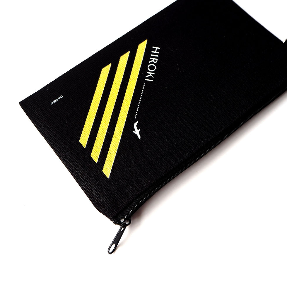 サムネイル： The Pilot | Customized Name Pouch