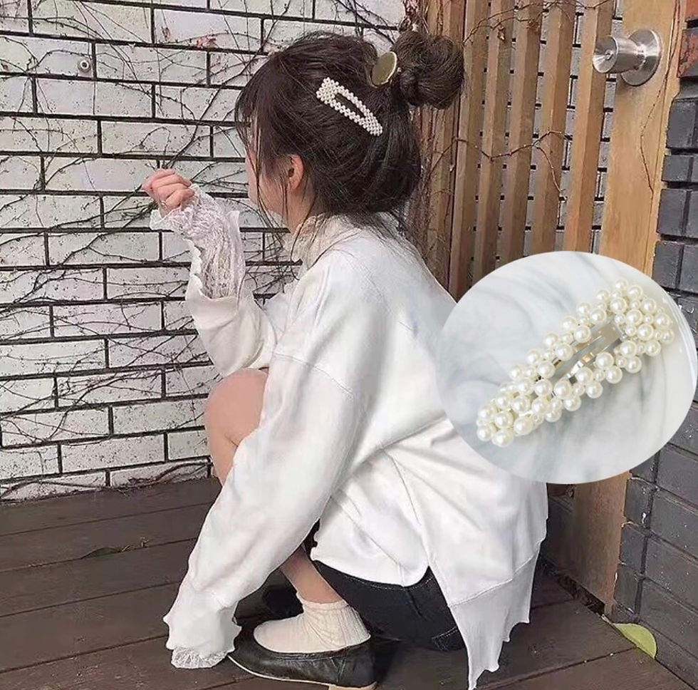 Miniaturbild: Perlen Haarspange Weiß