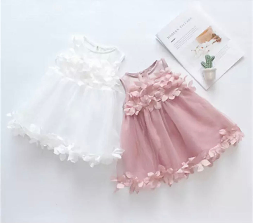 Miniaturbild: Tüll Kleid mit Rüschen Weiß