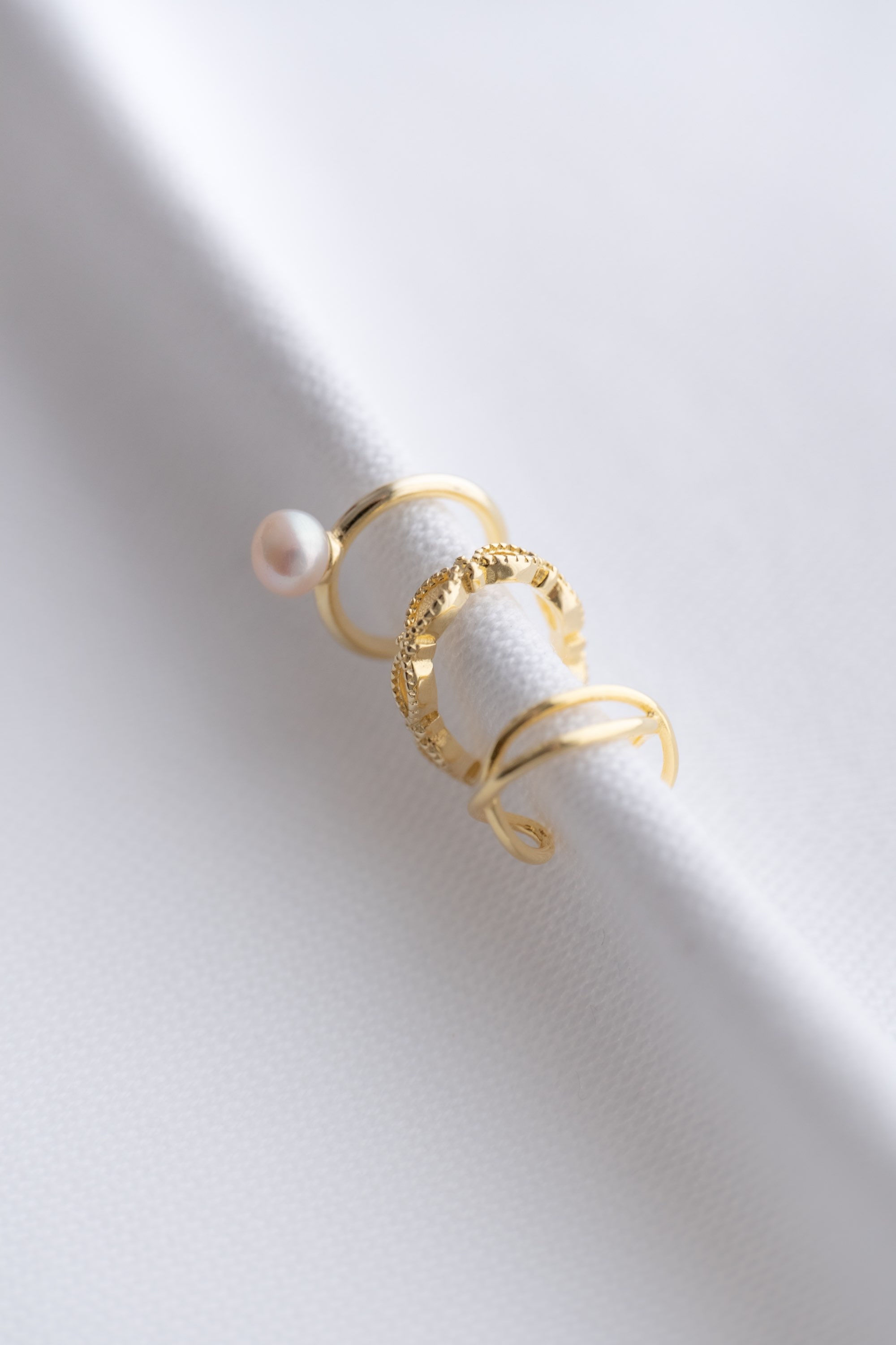 Pearl ear cuff