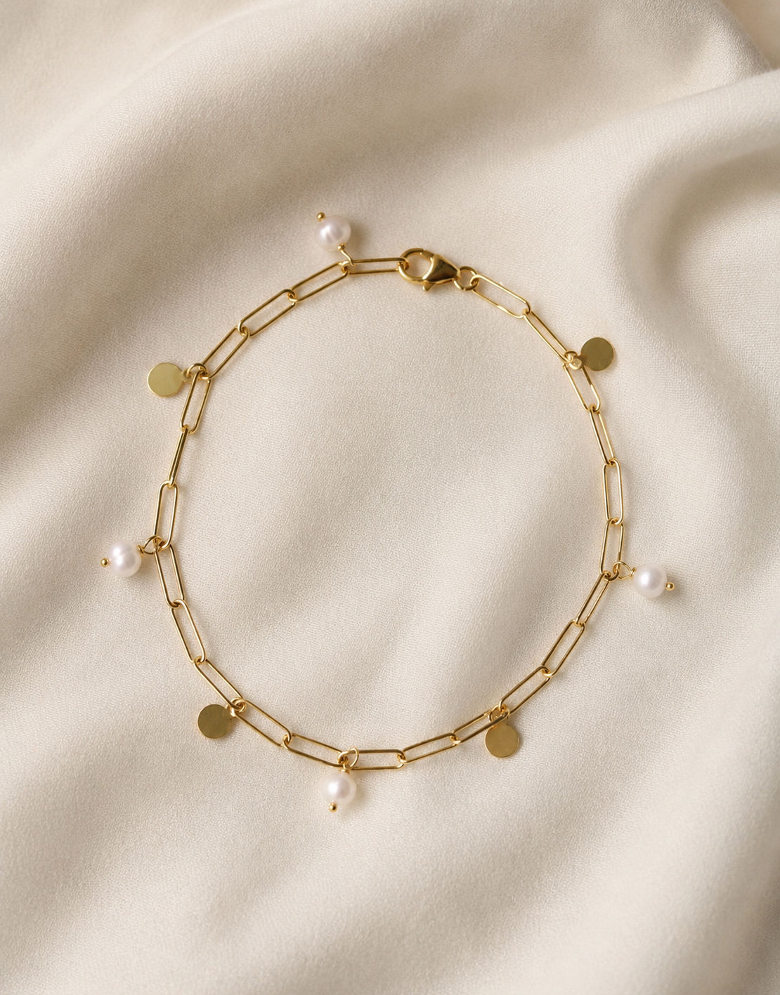Pulseira delicada de pérolas 