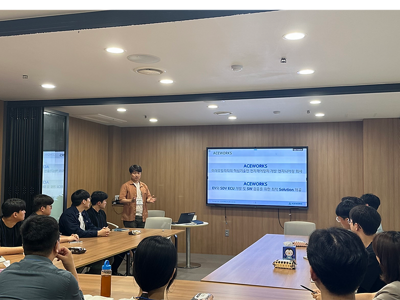 스크린샷 2022-07-28 오후 1.04_edited.jpg