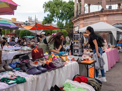 Reúne JuveEmprende a 60 jóvenes emprendedores en la Plaza de Armas por el Día de las Madres
