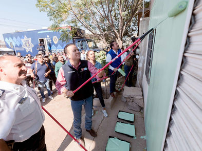 Transforma Esteban entorno defamilias duranguenses; arranca programa para mejorar imagen de colonias