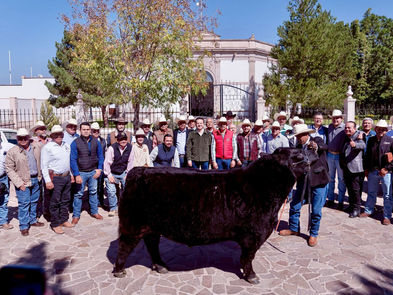 Reconoce Esteban a productores que triunfaron en Expo Ganadera Chihuahua