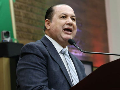 Impulsa Ernesto Alanís paternidad responsable en las escuelas