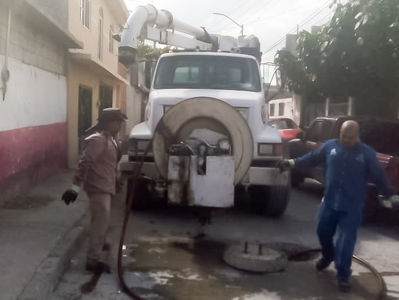 Atiende Sideapa brotes de aguas residuales en cinco sectores habitacionales de Gómez Palacio