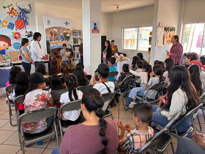 Acerca Toño Ochoa libros, aprendizaje y diversión a la niñez duranguense en vacaciones