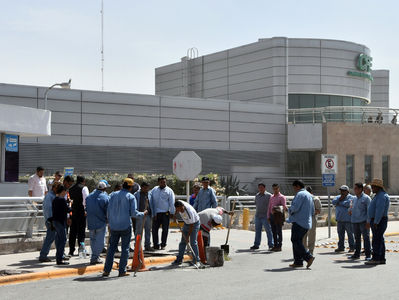 CFE CORTA ENERGÍA A OFICINAS DEL SIDEAPA; EN RESPUESTA, EL ORGANISMO OPERADOR LE CORTA EL AGUA A SUS