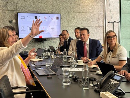Esteban Villegas fortalece vínculos internacionales en Madrid con acuerdos clave