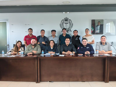 Fortalece Toño Ochoa vínculo con estudiantes y respalda la educación en Durango