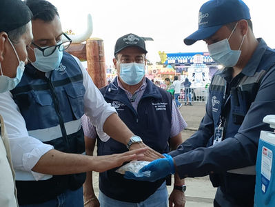 Refuerzan vigilancia sanitaria en la Feria Villista con muestreo de alimentos