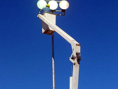 UNIDAD DEPORTIVA DE LA ESMERALDA TIENE ALUMBRADO COMPLETAMENTE REHABILITADO