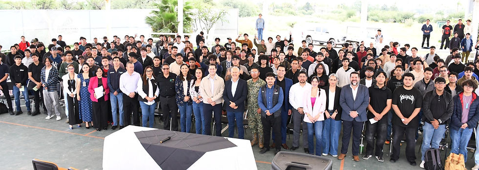 Entregamos cartillas militares a jóvenes duranguenses: Toño Ochoa