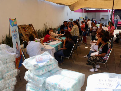 DIF Municipal entrega 1,200 paquetes de pañales