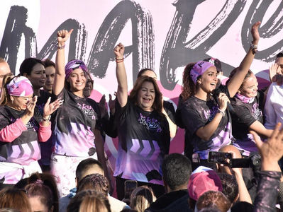 Marea Rosa en Gómez Palacio y Lerdo; se entrega donativo de prótesis mamarias