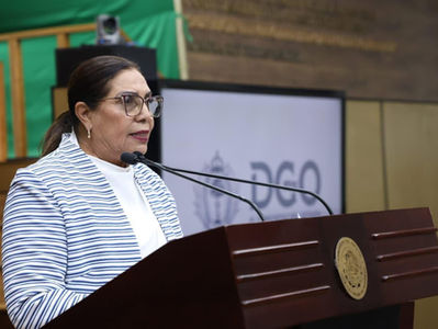 Propone Ana María Durón atención integral de la menopausia