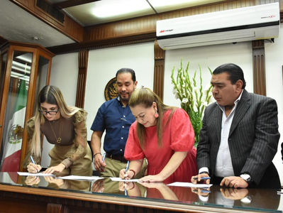 Firma Leticia Herrera convenio para apoyar con abonos de transporte a estudiantes del área rural