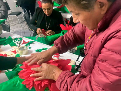 Empodera el IMM a mujeres con taller de elaboración de piñatas