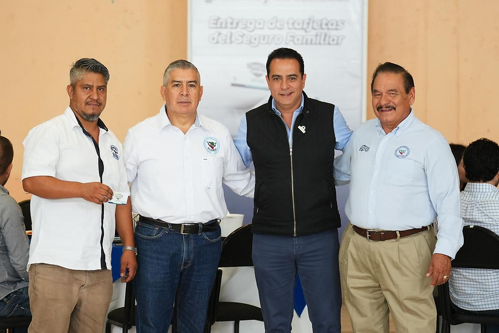 ¡Un duranguense nunca deja solo a otro duranguense! en el transporte: Toño Ochoa