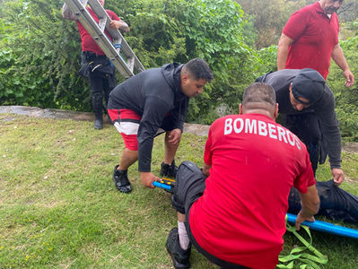 Escuadrón de Buzos de Protección Civil realiza rescate en El Pueblito