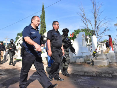 Operativo especial en panteones y carreteras por “megapuente”: SSP