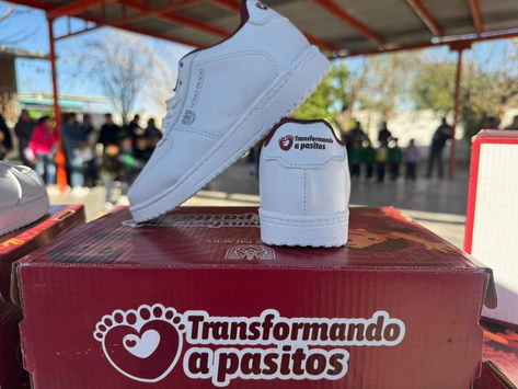 Betza Arranca nueva etapa de “Transformando a Pasitos” con entrega de 500 pares de zapatos