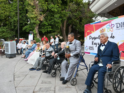 Presenta DIF candidatos a Reina y Rey del adulto mayor