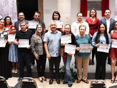 Toño Ochoa invita a las familias a preservar la memoria de Durango con concurso histórico