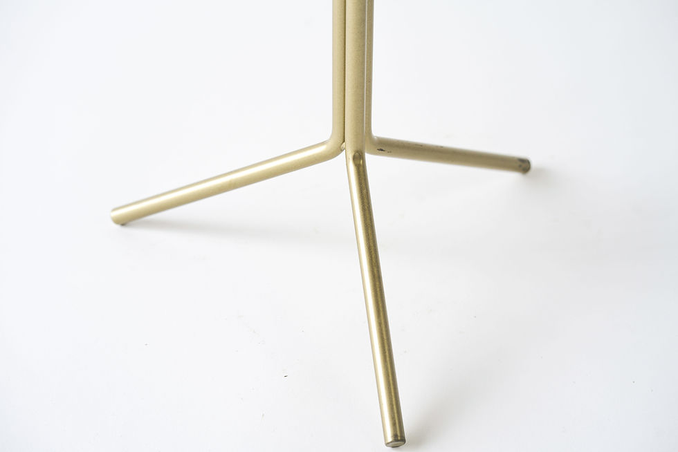 Thumbnail: "Eaves" Drink Table