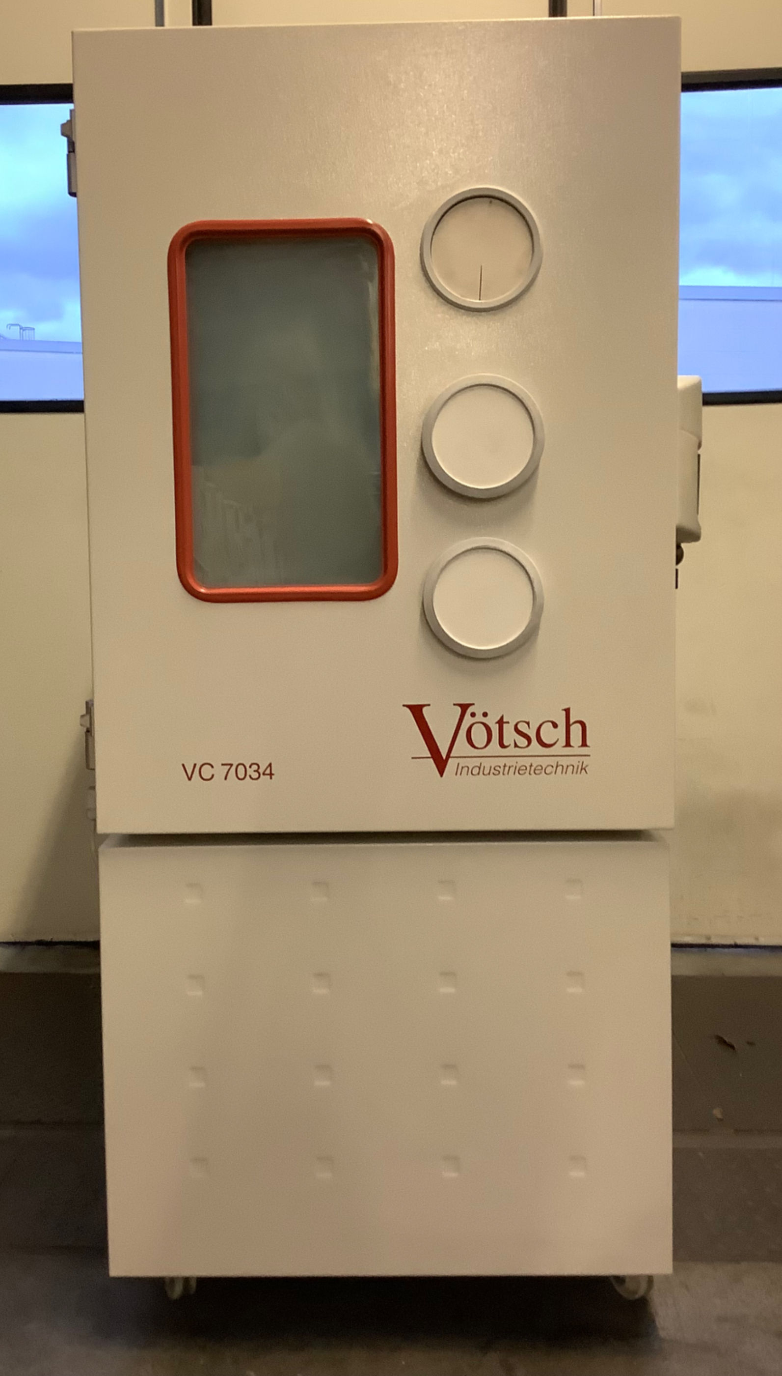Vötsch Klimaprüfschrank VC7034  -70°C bis +180°C, 10 % bis 98%,