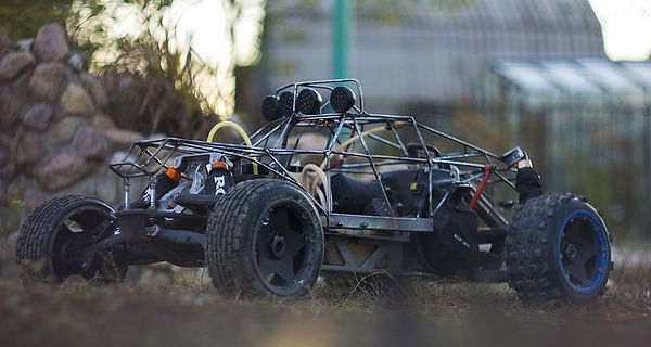 hpi-baja-model-remotely.jpg