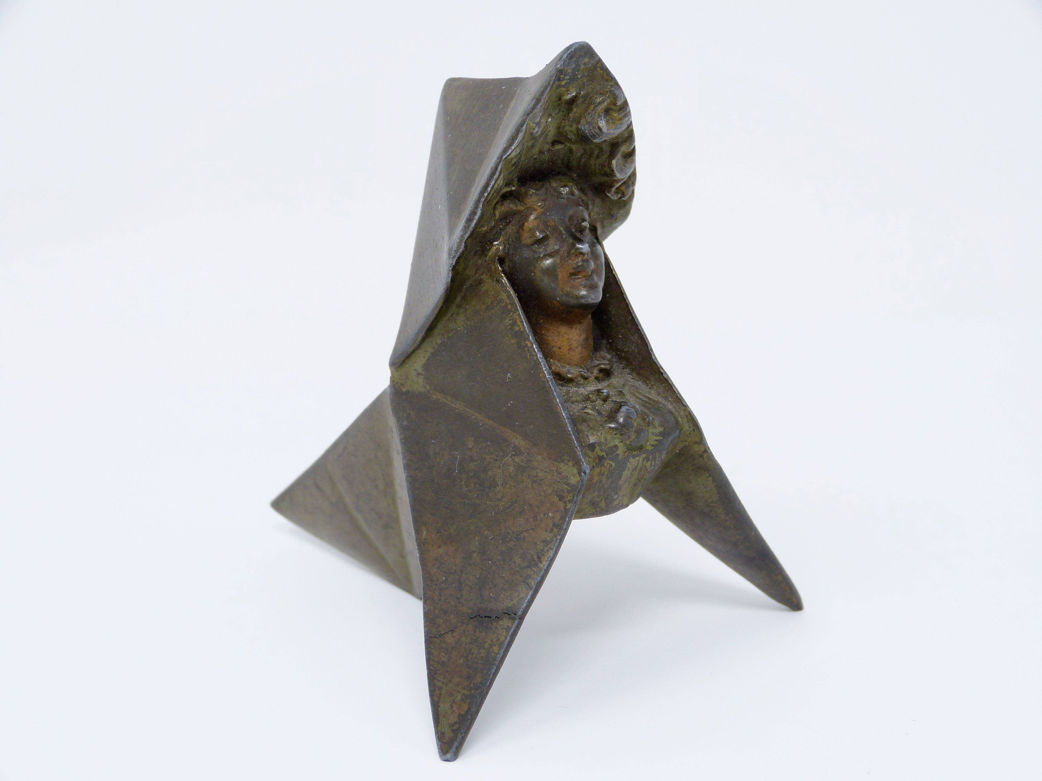 Escultura Antigua Hecha de Bronce Estilo Art Nouveau